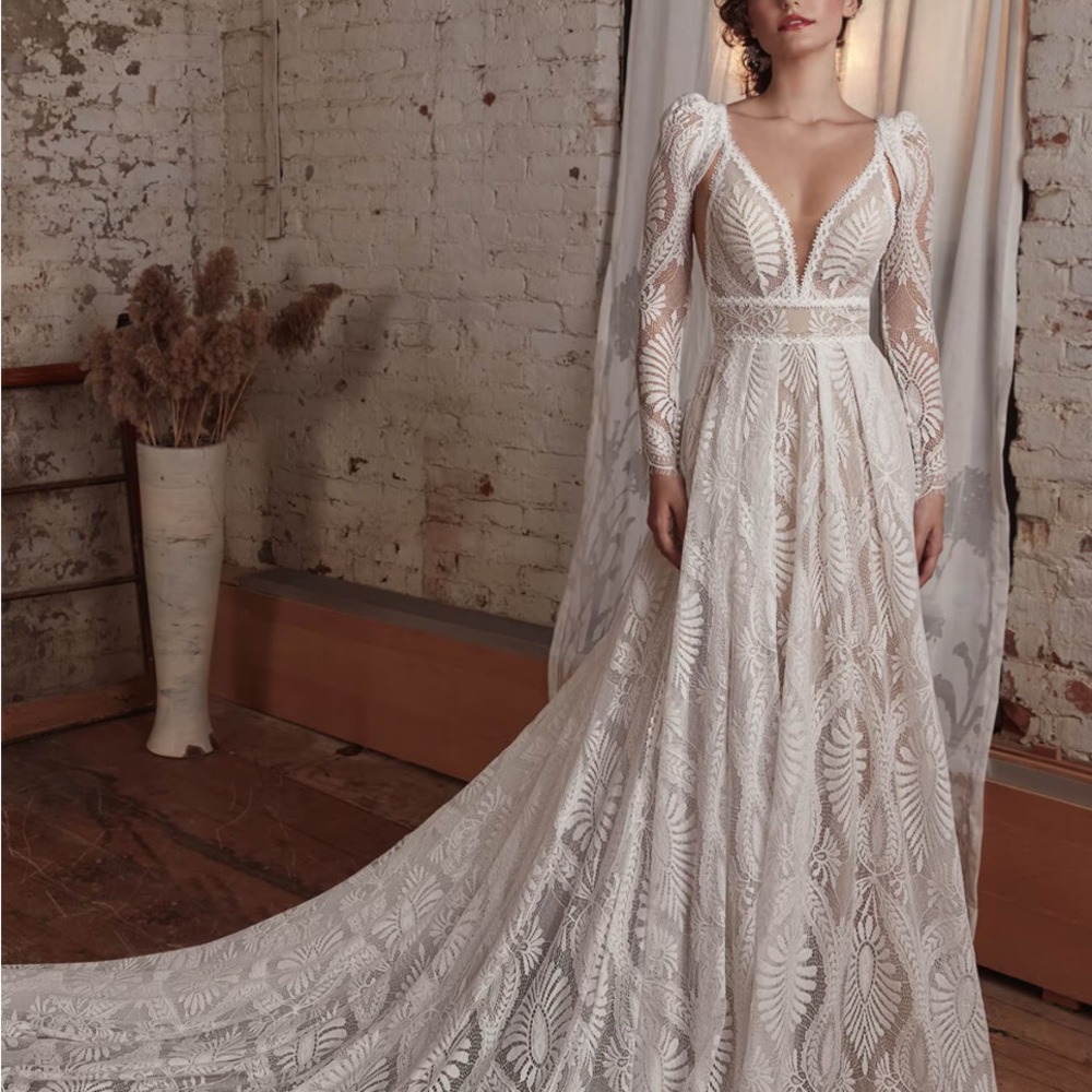 Boho Lace Wedding Gown Ivory Fringe Bridal Dress Size 16 Romantic Bohemian Bride